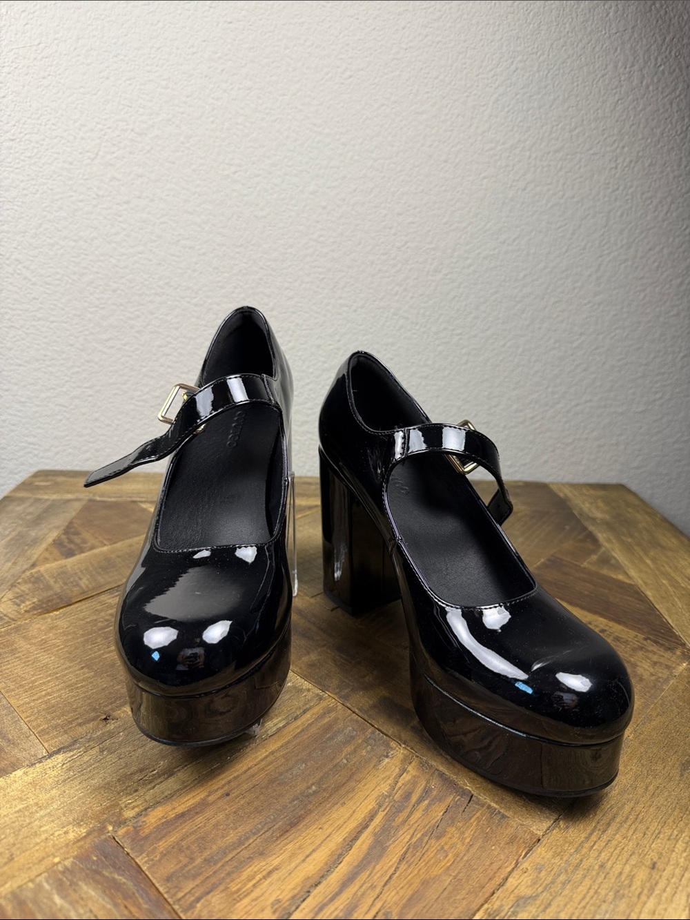 Size 8.5 Coutgo Glossy Black Platform Mary Jane Heels with Buckle Strap